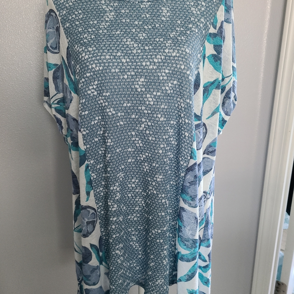 Top - Picture 2 of 4